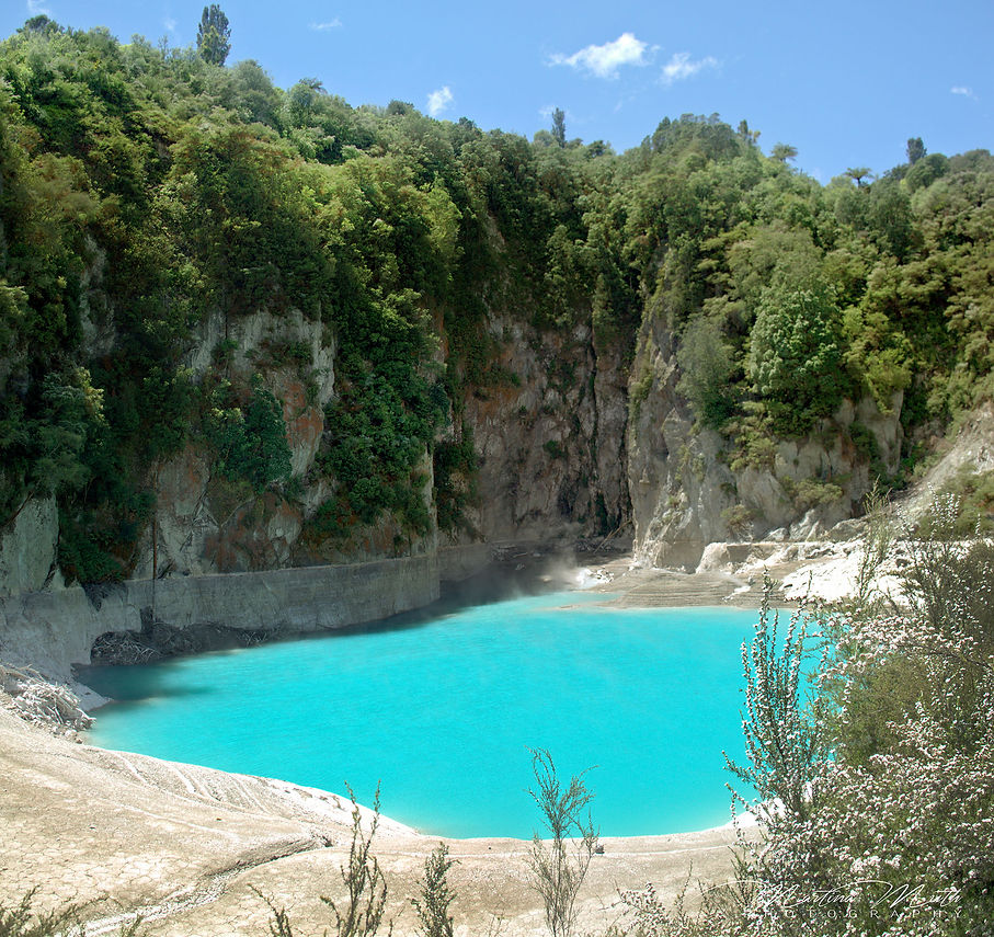 Waimangu Vulcanic Valley - Inferno Crater