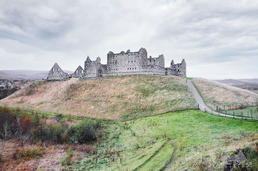 Ruthven Barracks ist die Vorlage für Ardsmuir aus der Highlander Saga von Diana Gabaldon.