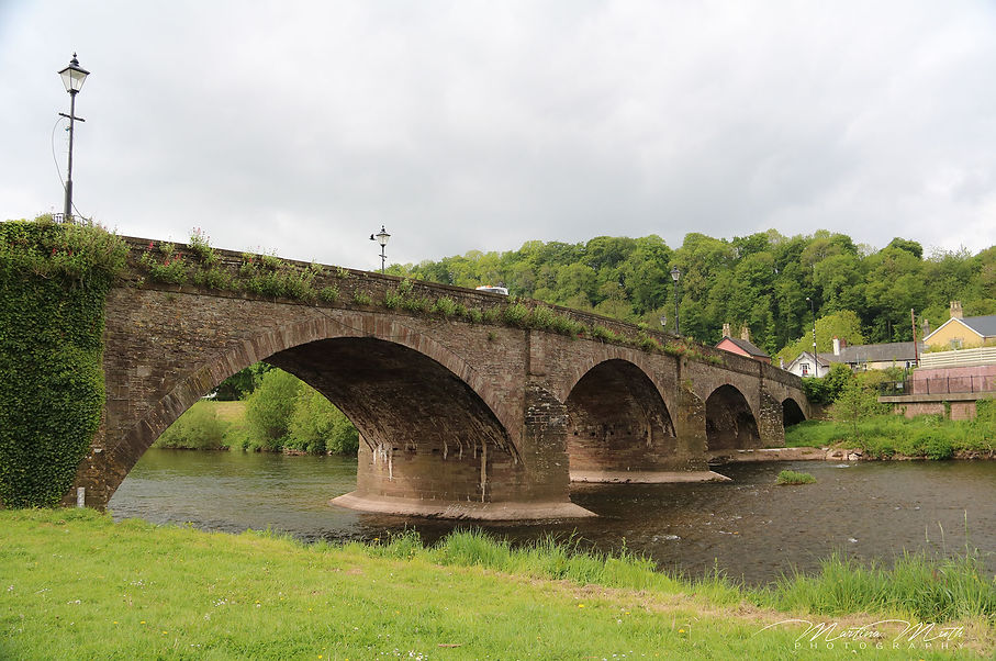 die alte Steinbrücke in Usk